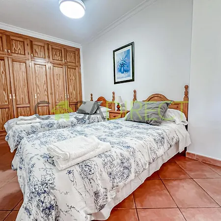 2-bedroom With Full-length Balcony And Shared Roof Terrace In Apartment *