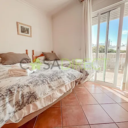 2-bedroom With Full-length Balcony And Shared Roof Terrace In *