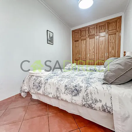 شقة 2-bedroom With Full-length Balcony And Shared Roof Terrace In نيرخا