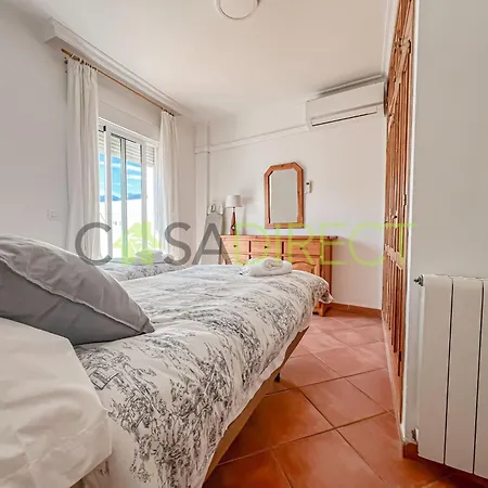 2-bedroom With Full-length Balcony And Shared Roof Terrace In Nerja