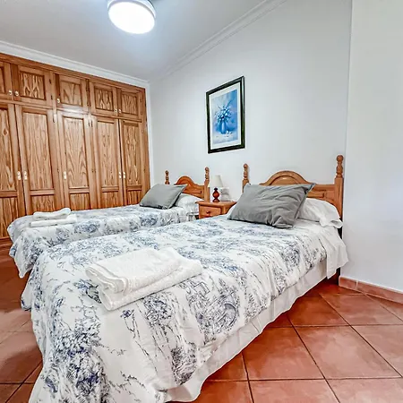 2-bedroom With Full-length Balcony And Shared Roof Terrace In