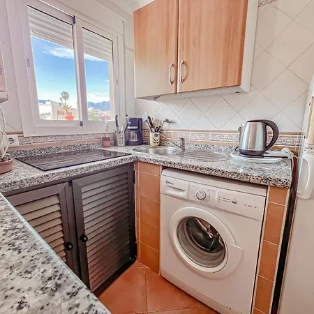 2-bedroom With Full-length Balcony And Shared Roof Terrace In شقة